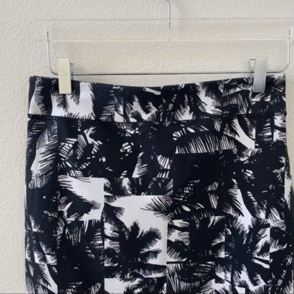 Fabletics Cora Stretch Pencil Skirt Black and White - Picture 5 of 8
